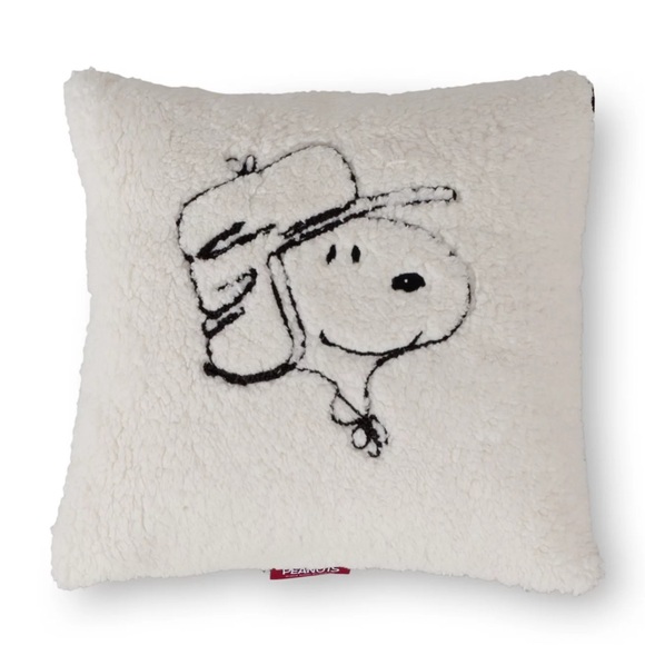 🎩 Snoopy Trapper Hat Pillow, NWT - Picture 1 of 6